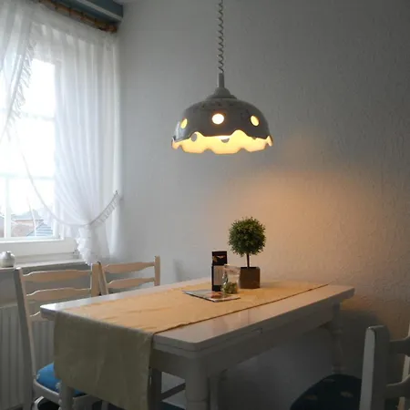 Manuela Og, Halligweg Daire