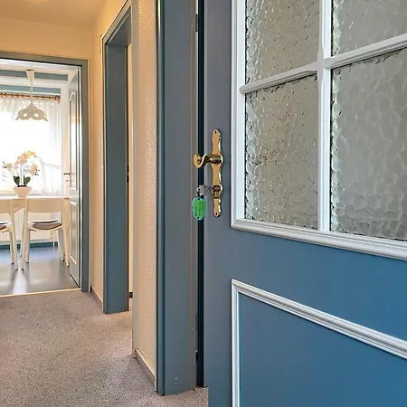 Manuela Og, Halligweg