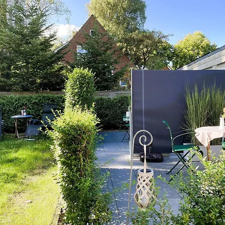 Manuela Og, Halligweg *