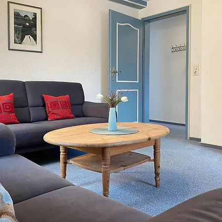 Manuela Og, Halligweg Daire *