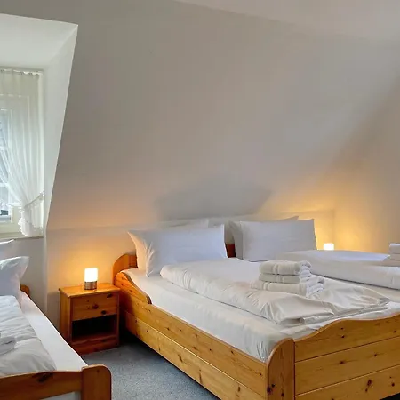 Daire Manuela Og, Halligweg *