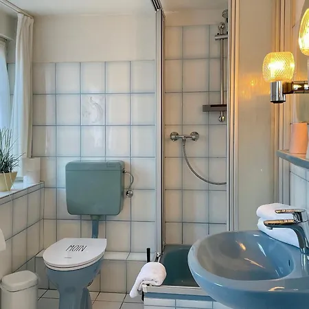 Daire Manuela Og, Halligweg